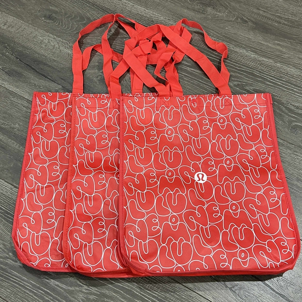 3 Lululemon reuseble large size tote bags red